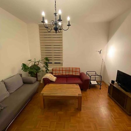 Schone Altbauwohnung Mit Grun In Ruhiger Lage Лайпциг Екстериор снимка
